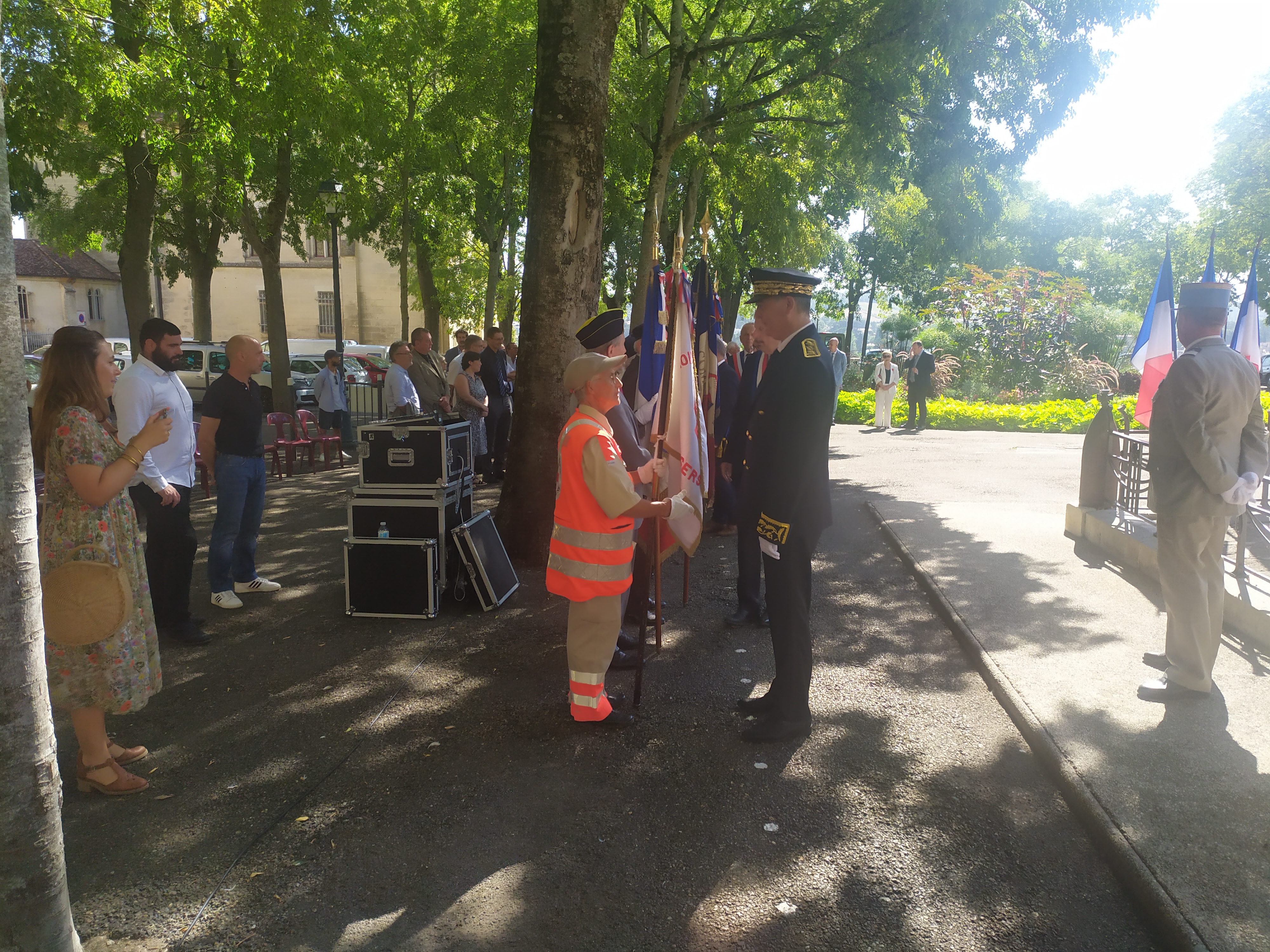 deeerferee.jpg (6.34 MB)