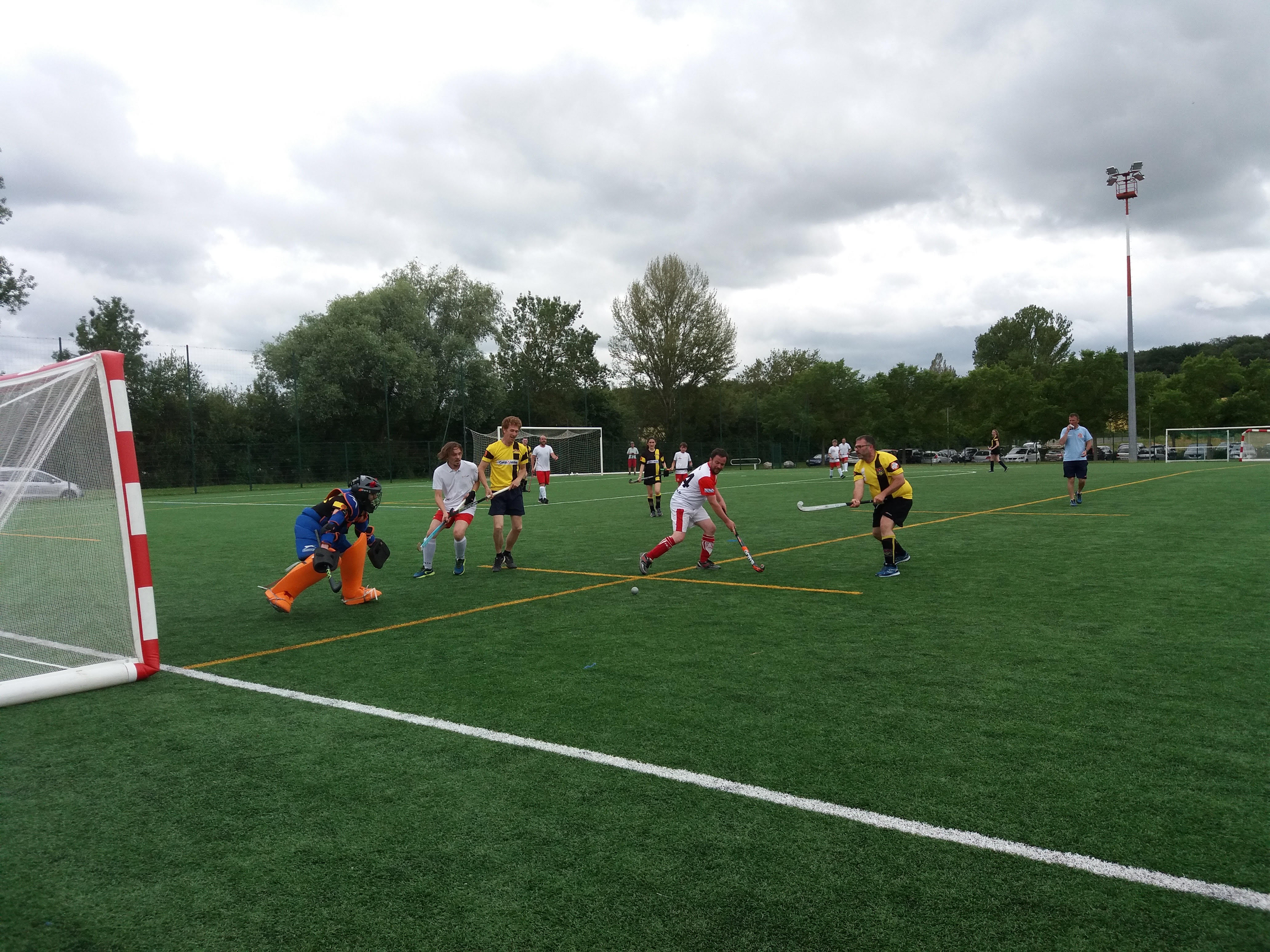 hockey sur gazon .jpg (1.84 MB)