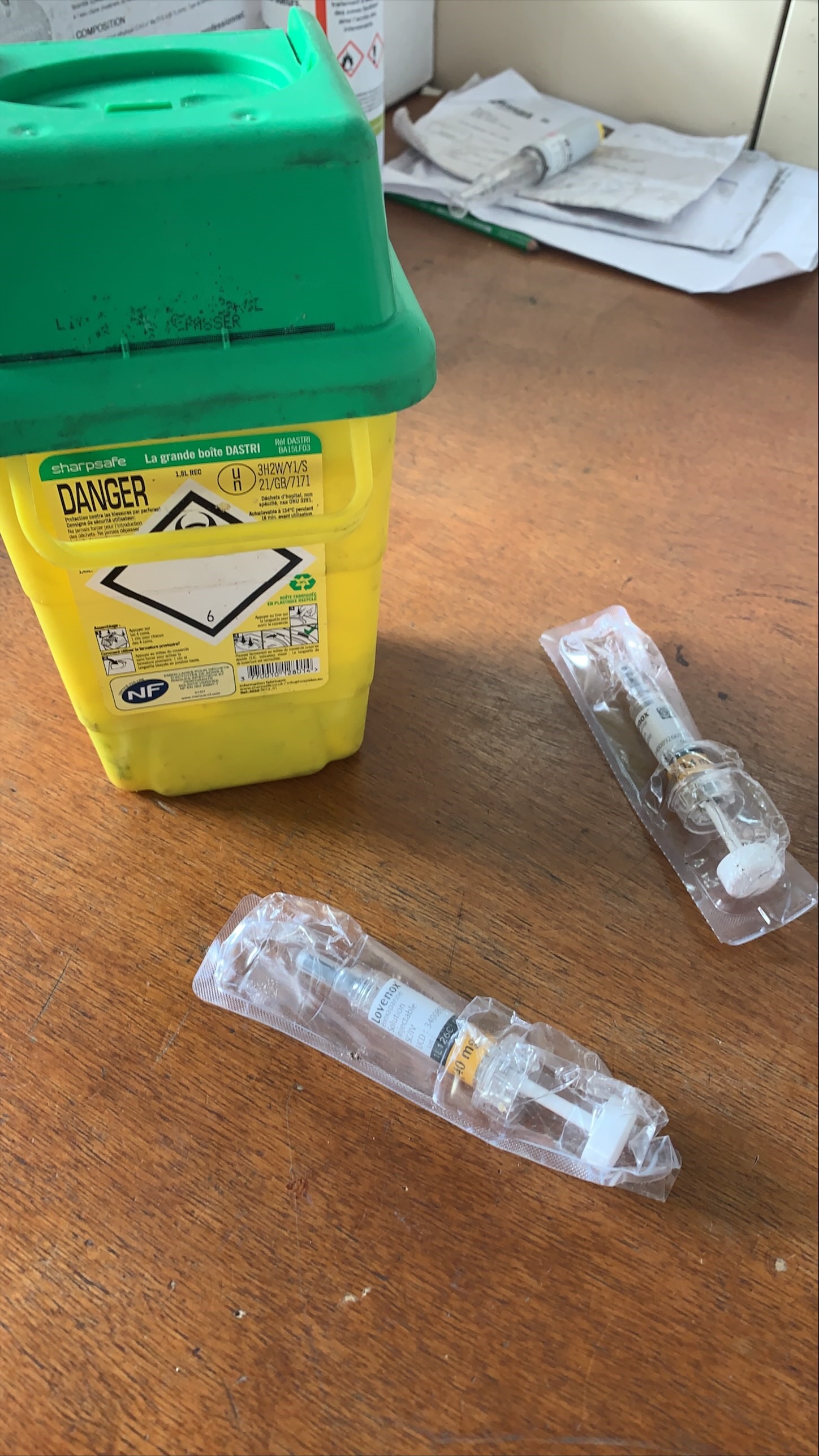boite DASRI seringue.jpg (628 KB)